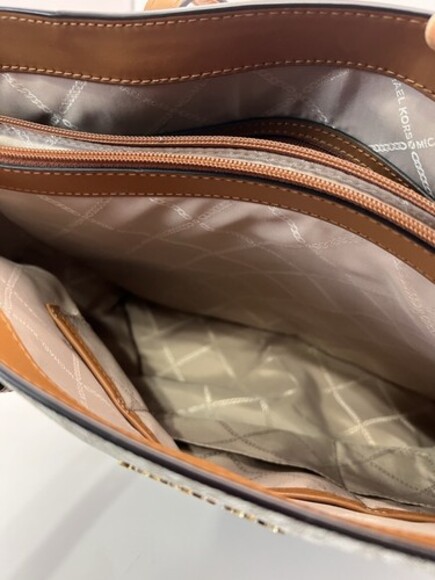 Womens Michael Kors Pebble Leather Shoulder Handbag - Picture 10 of 10